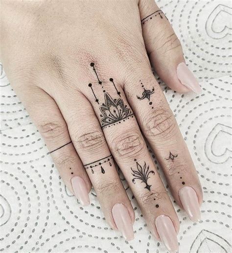 tatuajes para dedos mujer|tatuajes para los dedos.